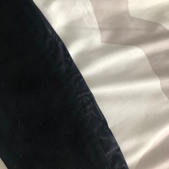 Spanx ASSETS red hot label mesh insert leggings. - Picture 9 of 9